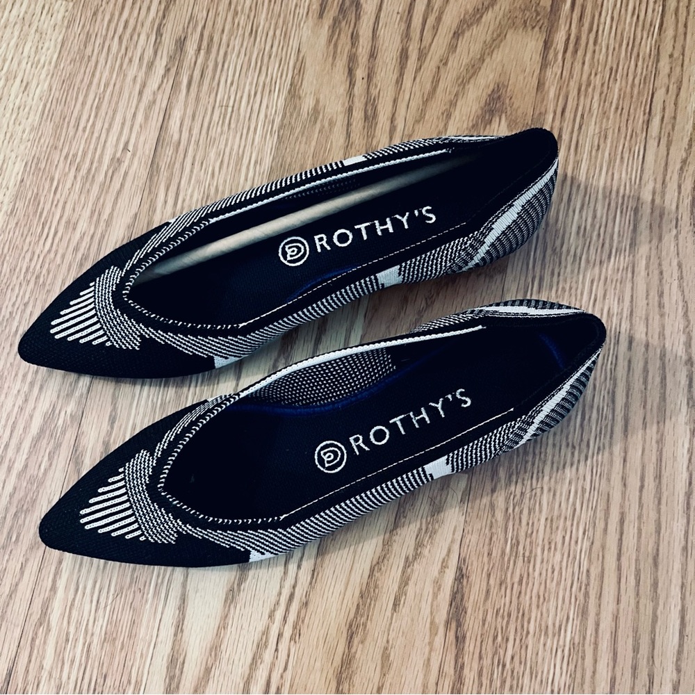 NWT Rothy’s On Point Black & White Pattern Slip On Flats Size 8